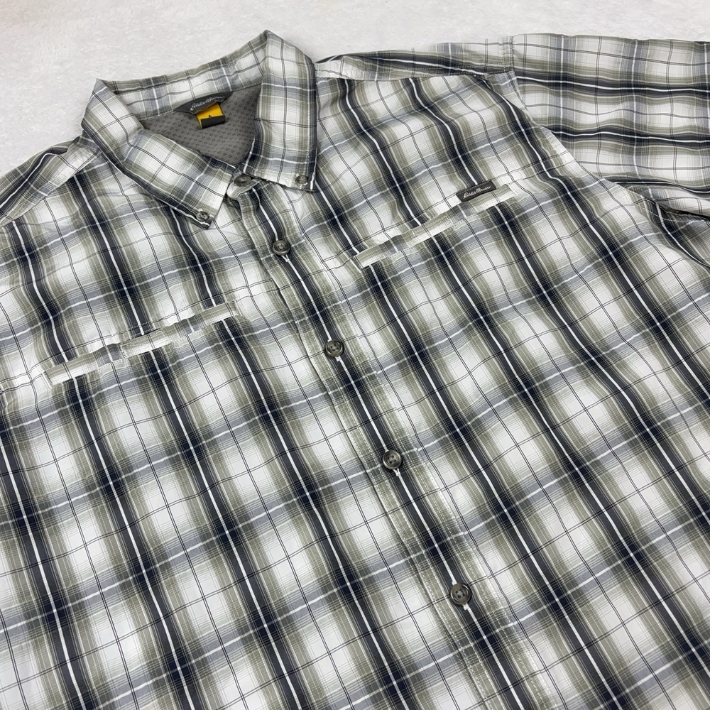 Eddie Bauer AV Button Up Shirt Men XL Green Short Sleeve Plaid Relaxed Fit